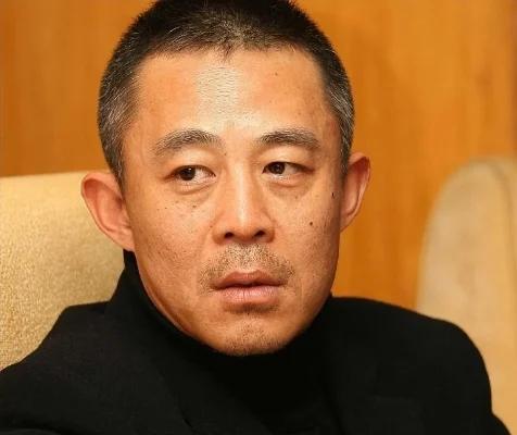 这个世界最搞不懂的人就是侯勇了。明明自己都58岁了，居然和三婚妻子生了个儿子。他