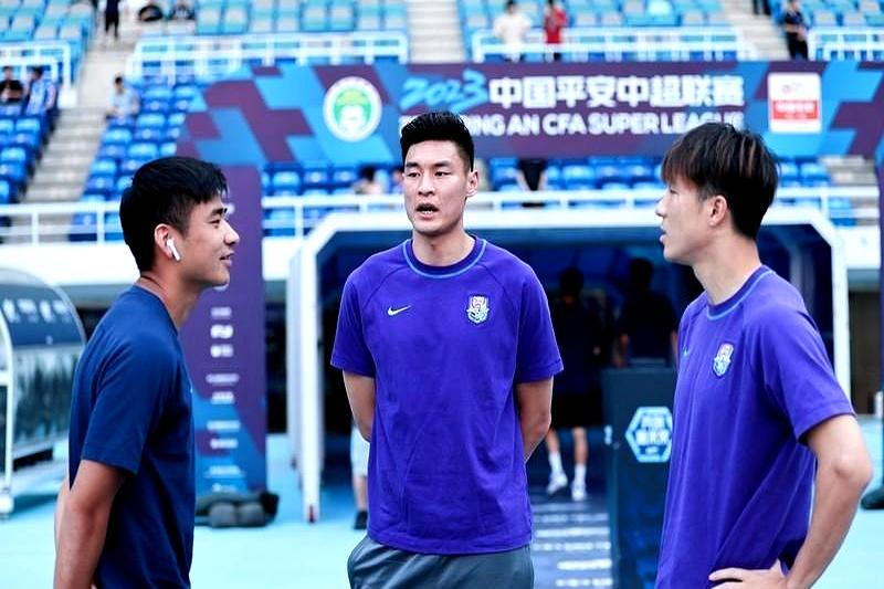 明天和韩鹏飞不可能再回天津。
 

咱天津队现在稳稳当当在中游过日子，不上不下地