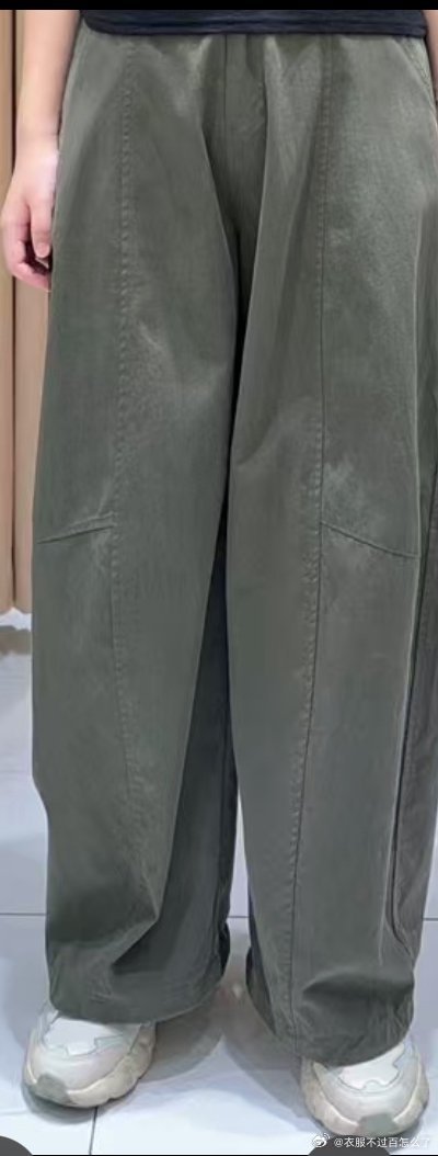 【求助】问问大家这两件裤子怎么搭配上衣，实在想不出来合适的，高洙胸大背厚想要显瘦