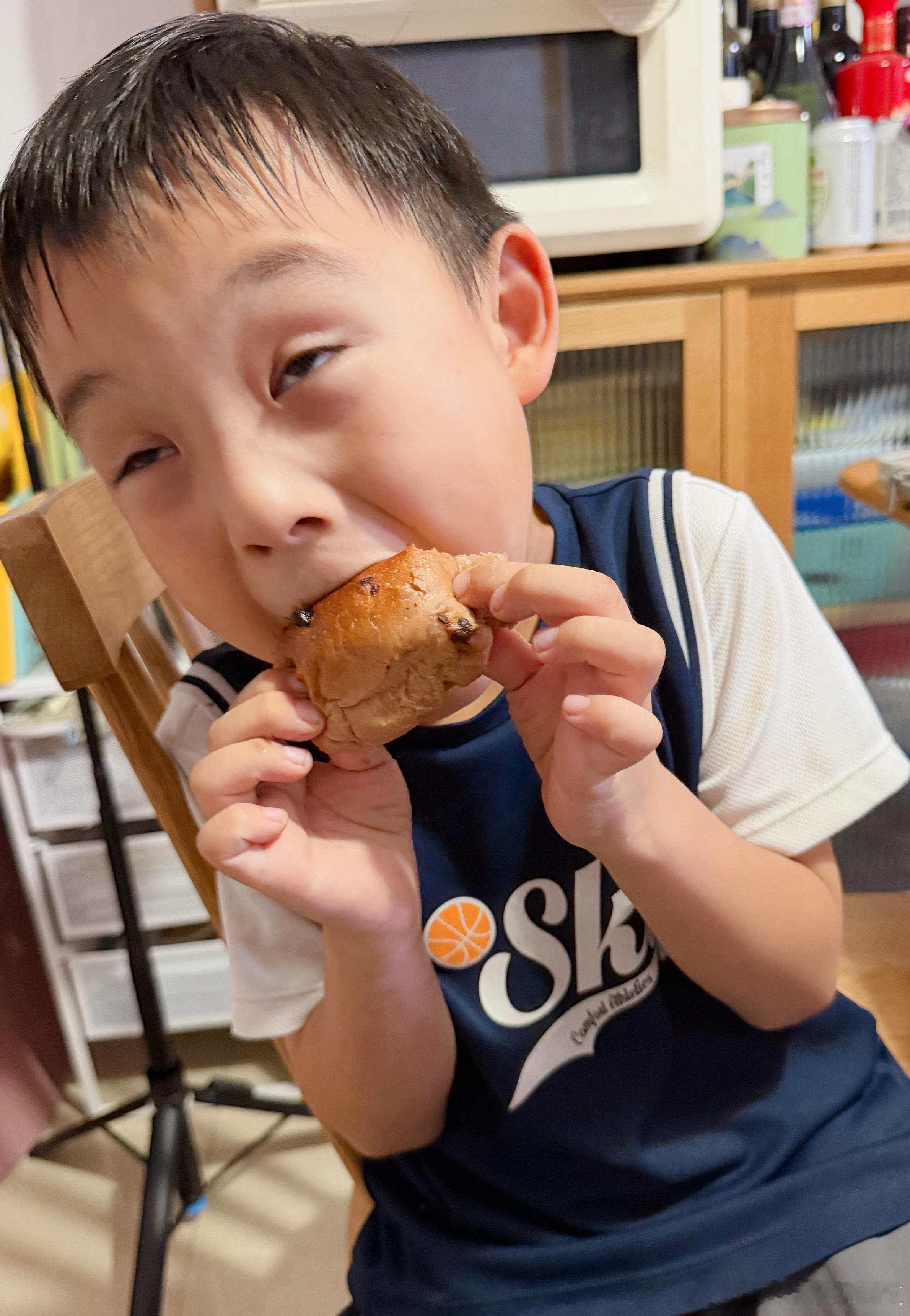 我宣布黑眼豆豆是最受欢迎的面包，给孩子吃傻了