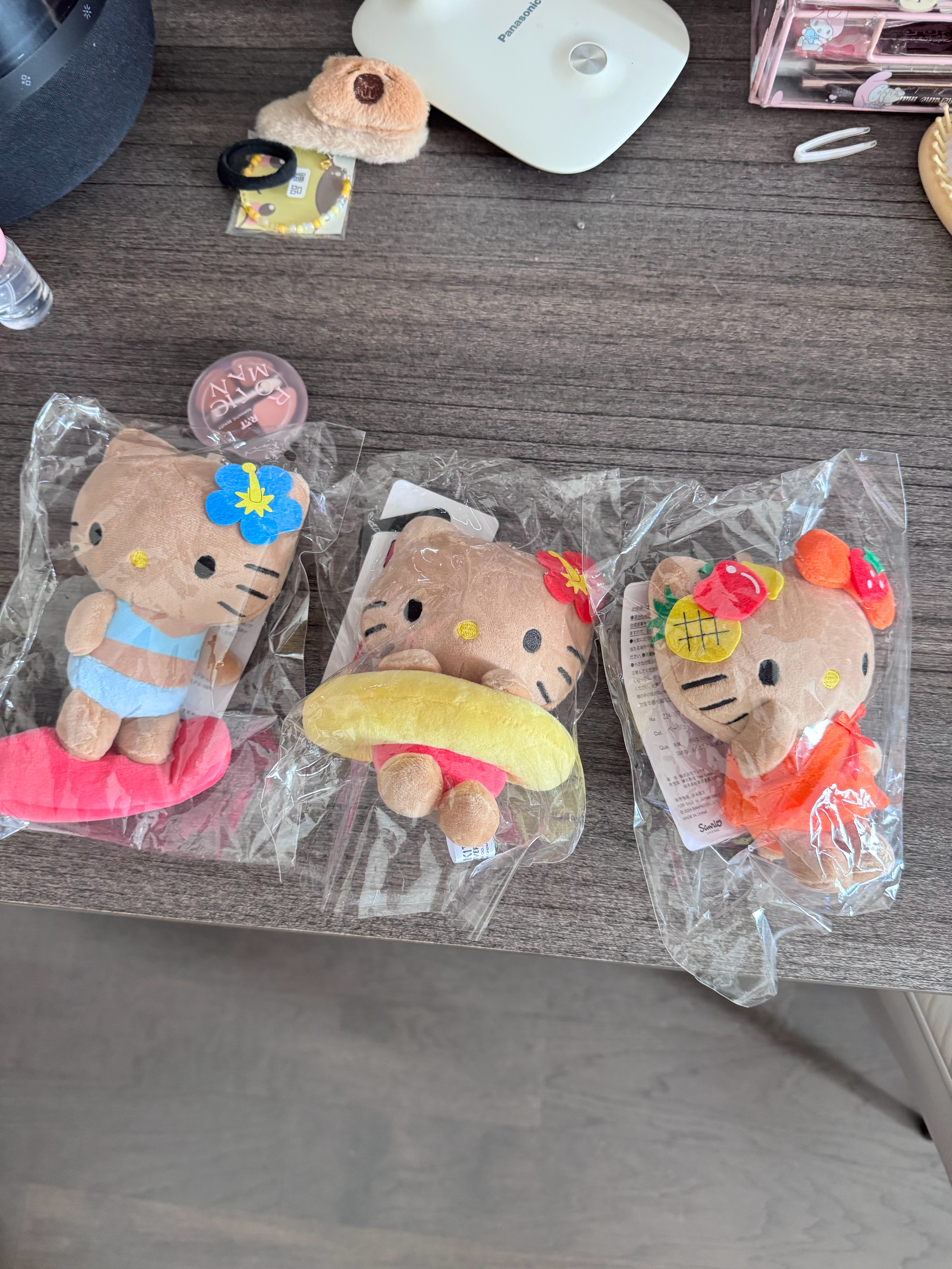 哇 这是loro那家代购送我的[笑哈哈][笑哈哈][笑哈哈]开心 大家都很喜欢送