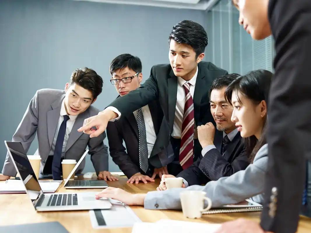 职场并不是多劳多得

一、为什么“多劳”未必“多得”？

1. 价值认知偏差：你