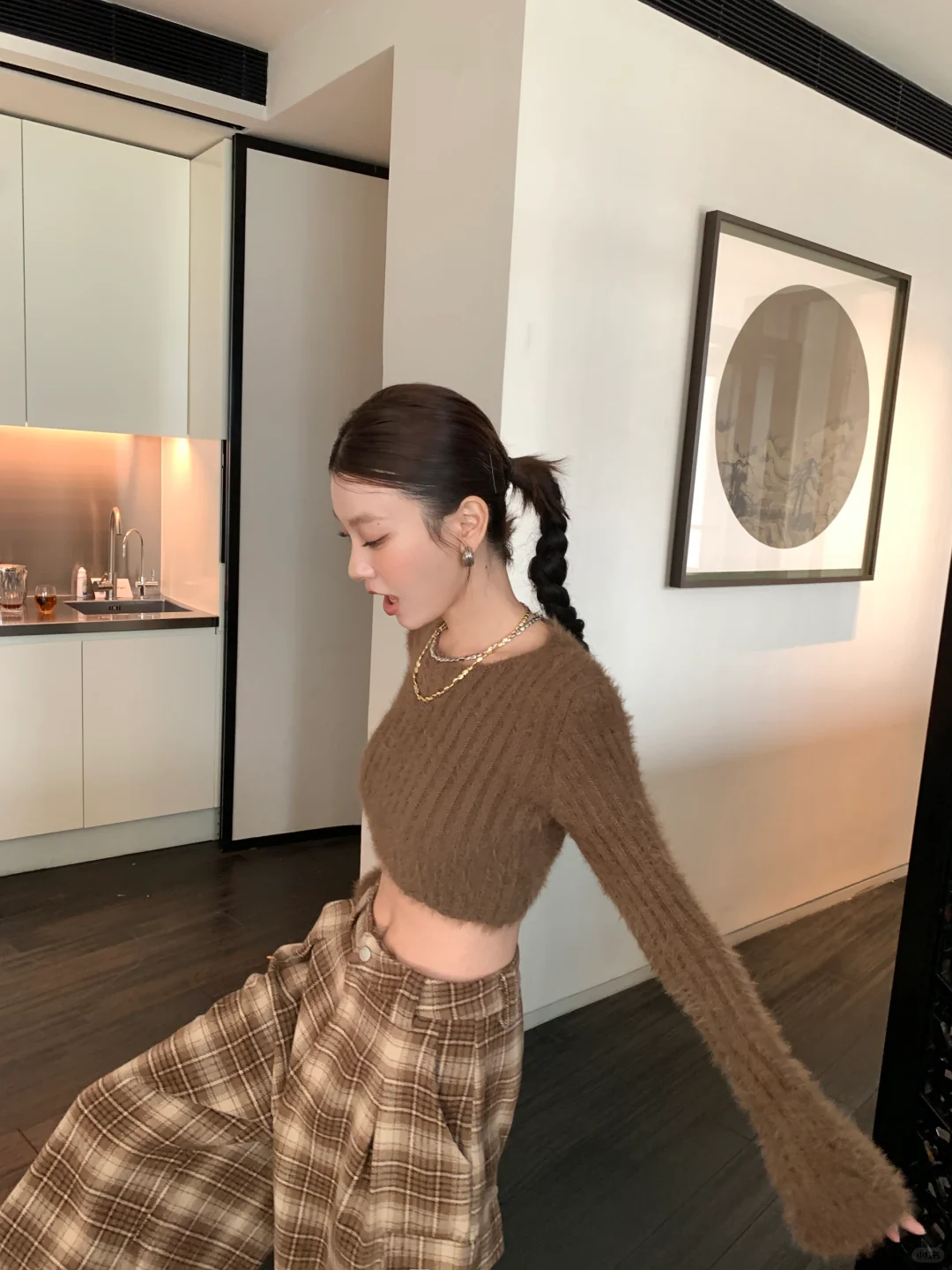 露个小腰👧大家不要学我喔