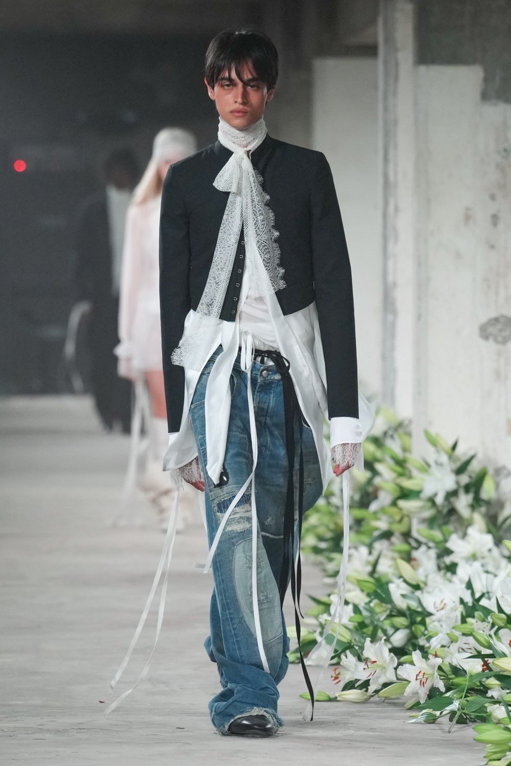 #巴黎时装周#Ann Demeulemeester 2025春夏系列，飘逸的哥特