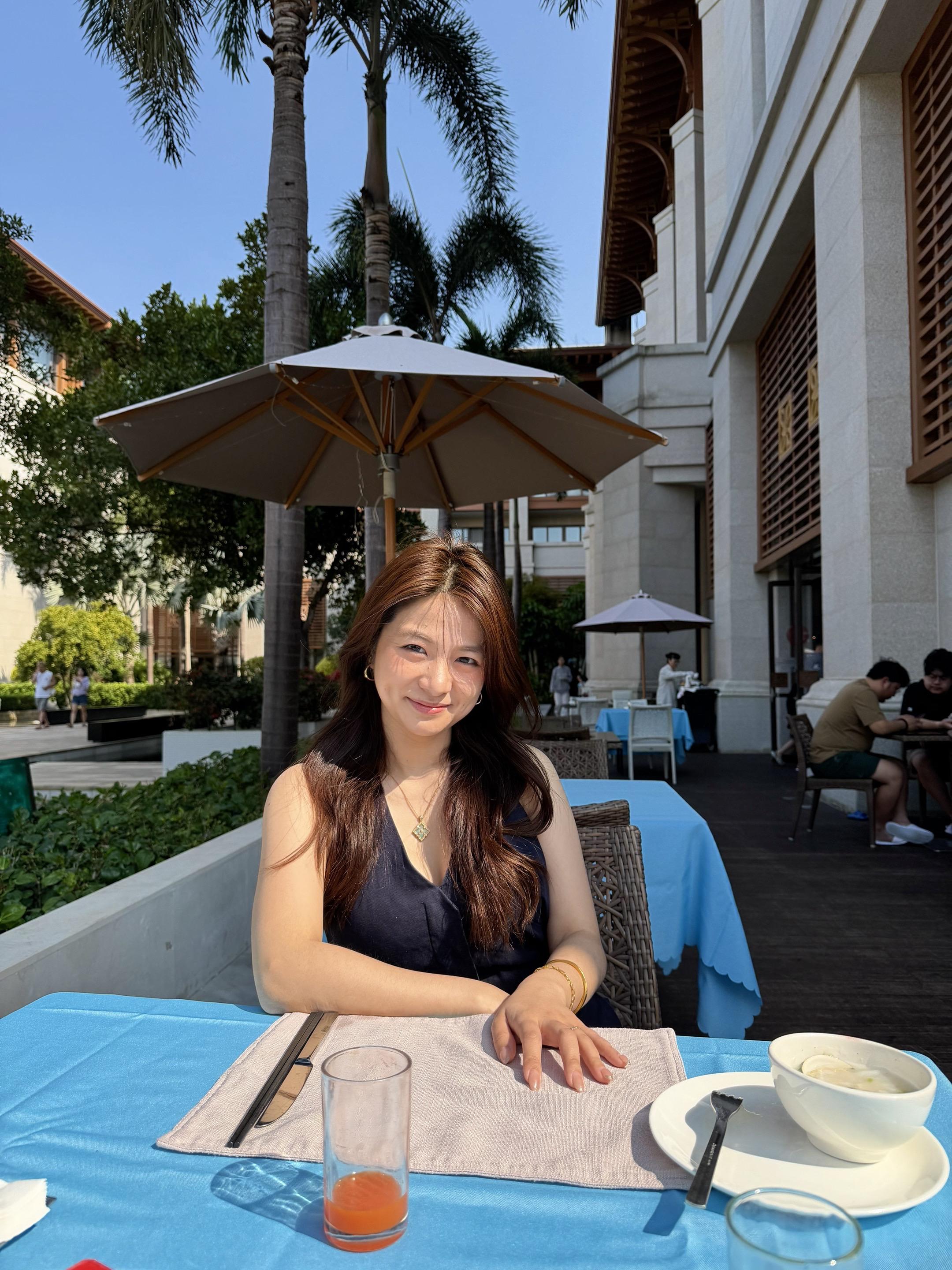 春日穿搭 海边随拍 白衬衫 旅行穿搭