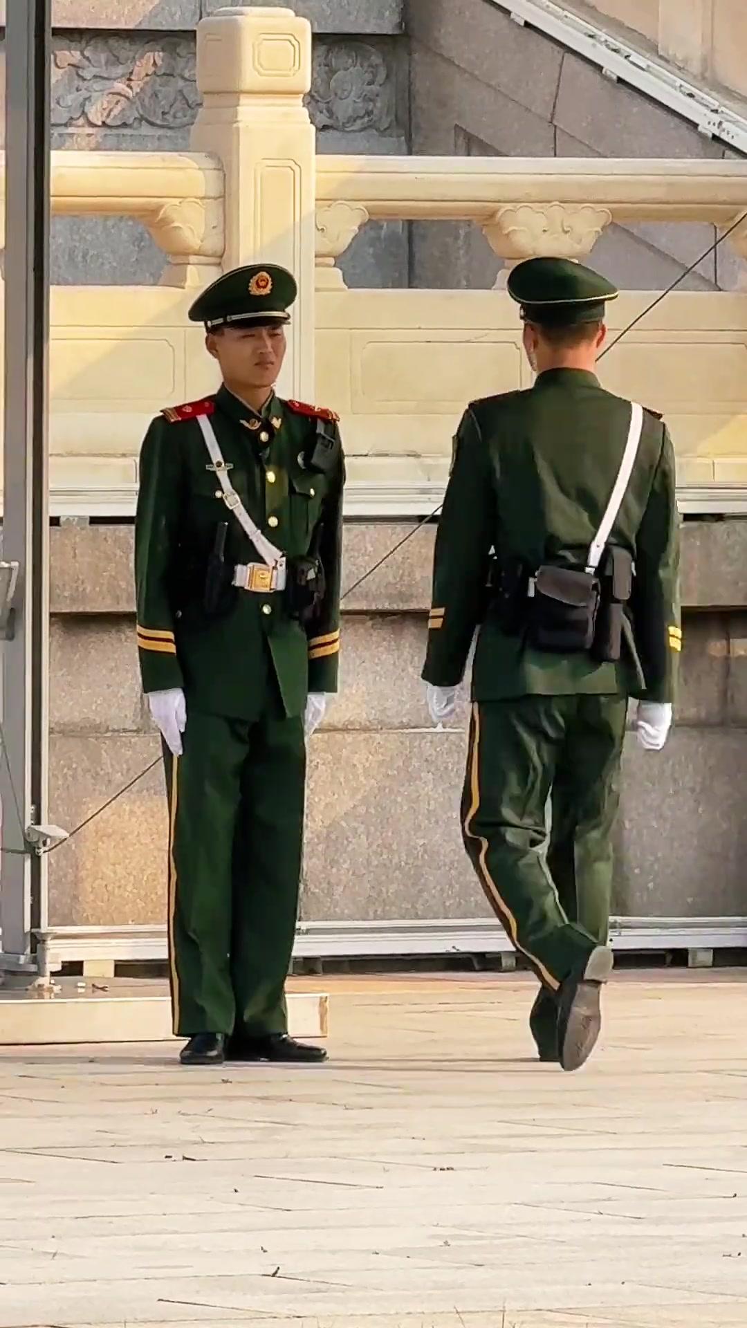 退役老兵回部队依老卖老被哨兵拒止，回部队两件事千万要注意！

我在团政治当干事的