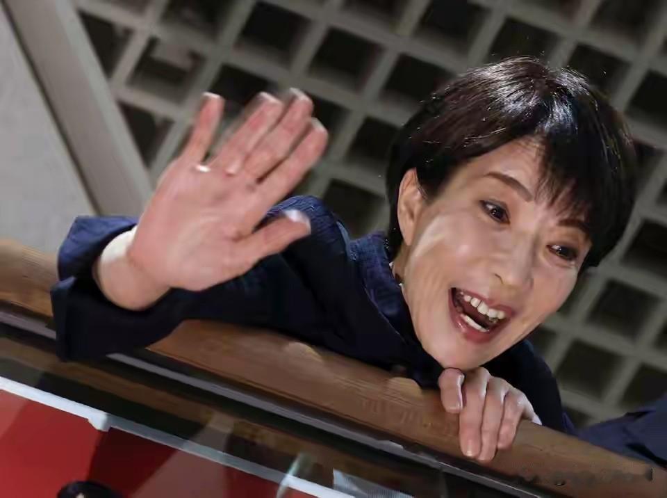 数月前的沼苗差点没当上首相，在最后时刻还在为争取议会多数票而谈判，幸而以政治红利