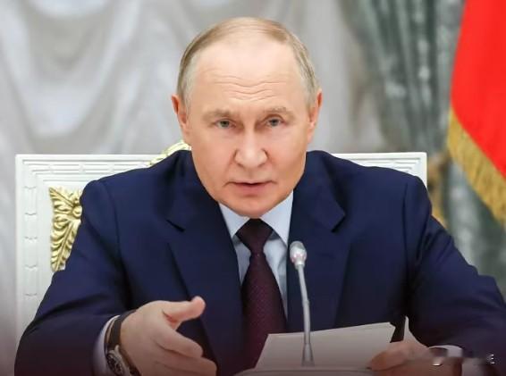 俄外交部宣布：俄美不再受《新削减战略武器条约》任何义务约束。这标志着冷战后最重要