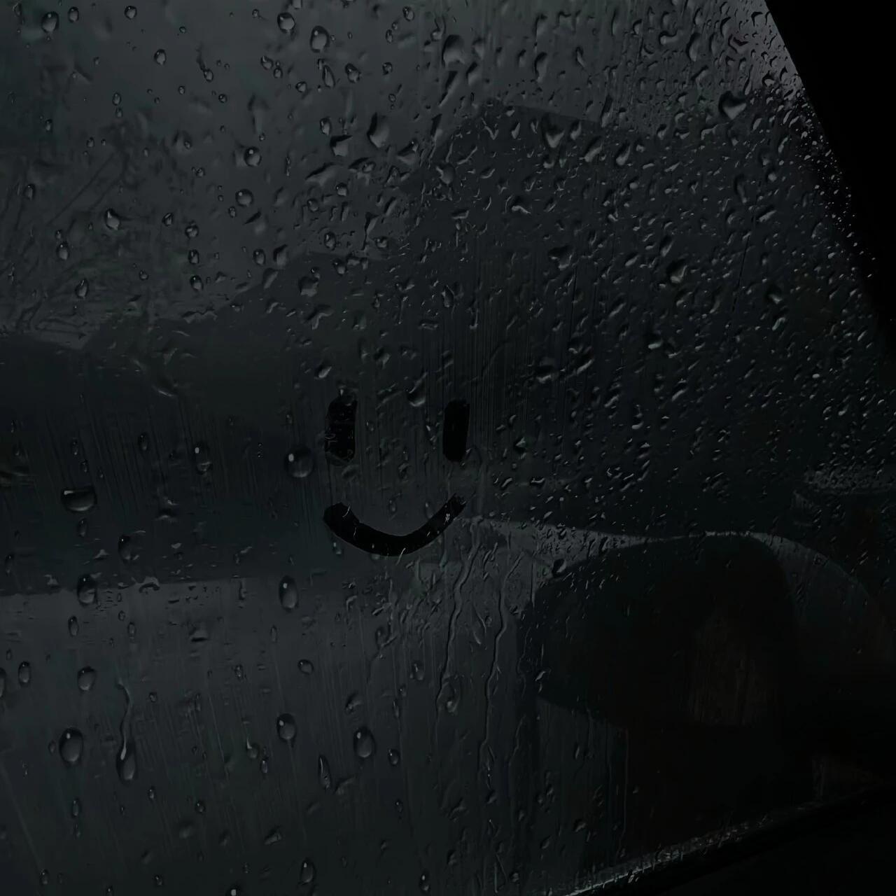 讲话是一件很重要的事情那些细细碎碎的句子可以填满人与人之间的空隙拥挤总比空旷要好