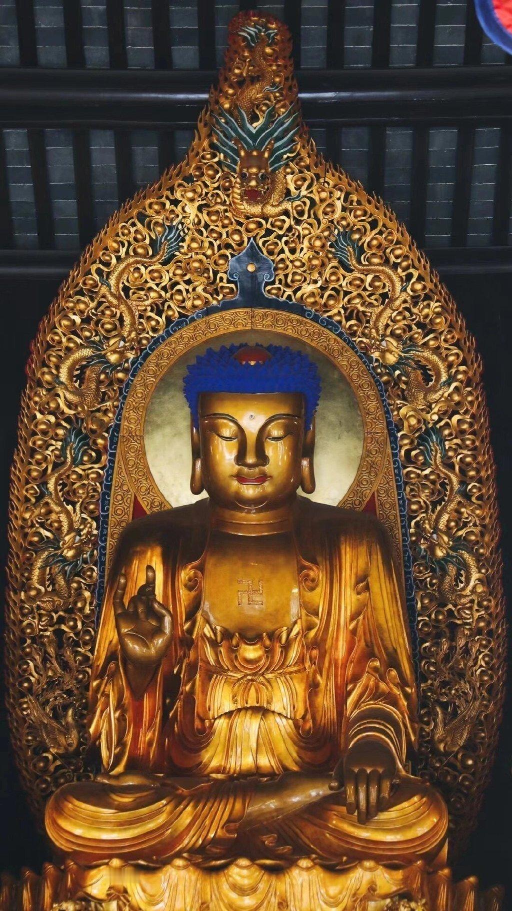 清晨链接吉气，送你十二个字，吉人天相，趋吉避凶，百事大吉，吉星照耀，点赞一切吉?