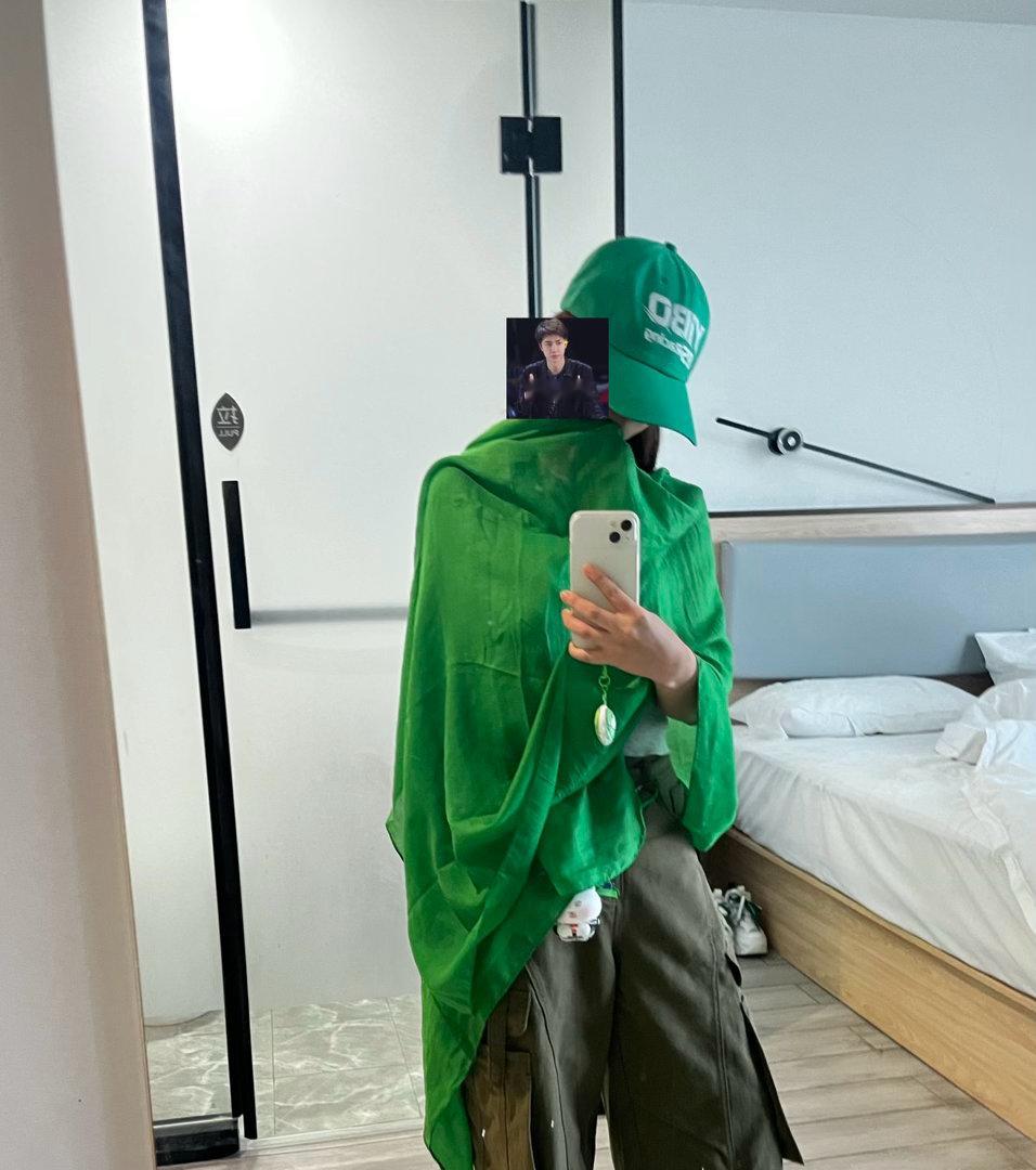 需要绿色丝巾的 来找我（私信）这样也很绿 ​​​