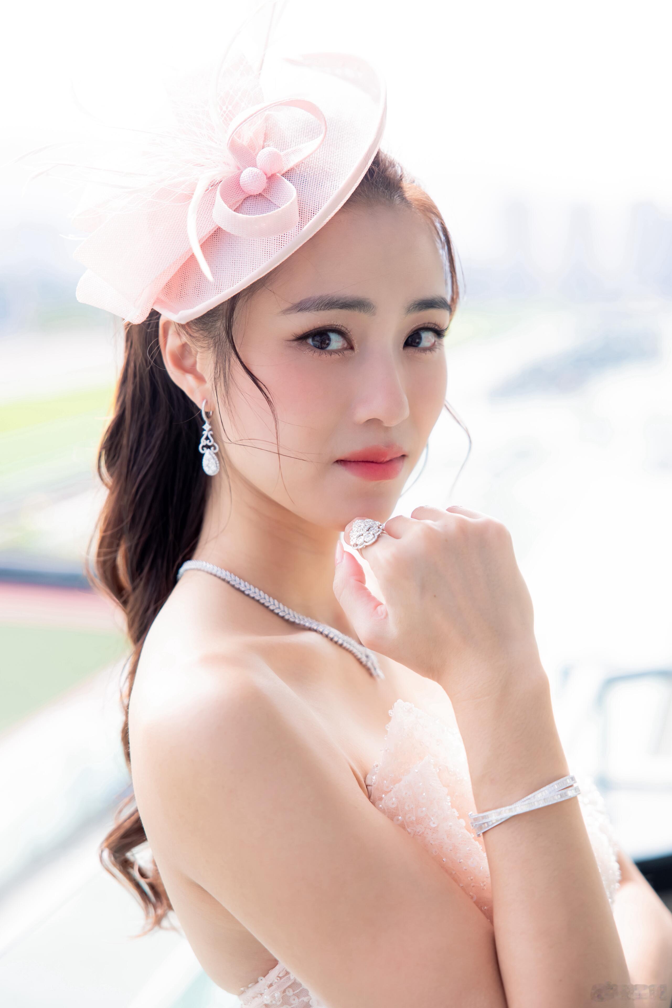 刘颖镟 🌸 赛马日妆造，粉色公主 