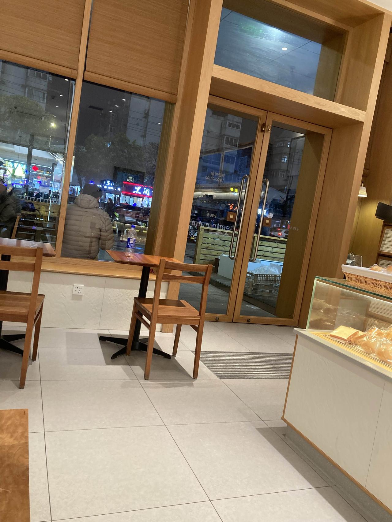 马鞍山印象汇离城际地铁站很近，步行只需几分钟，以后这商场再也不用发愁了。

十几