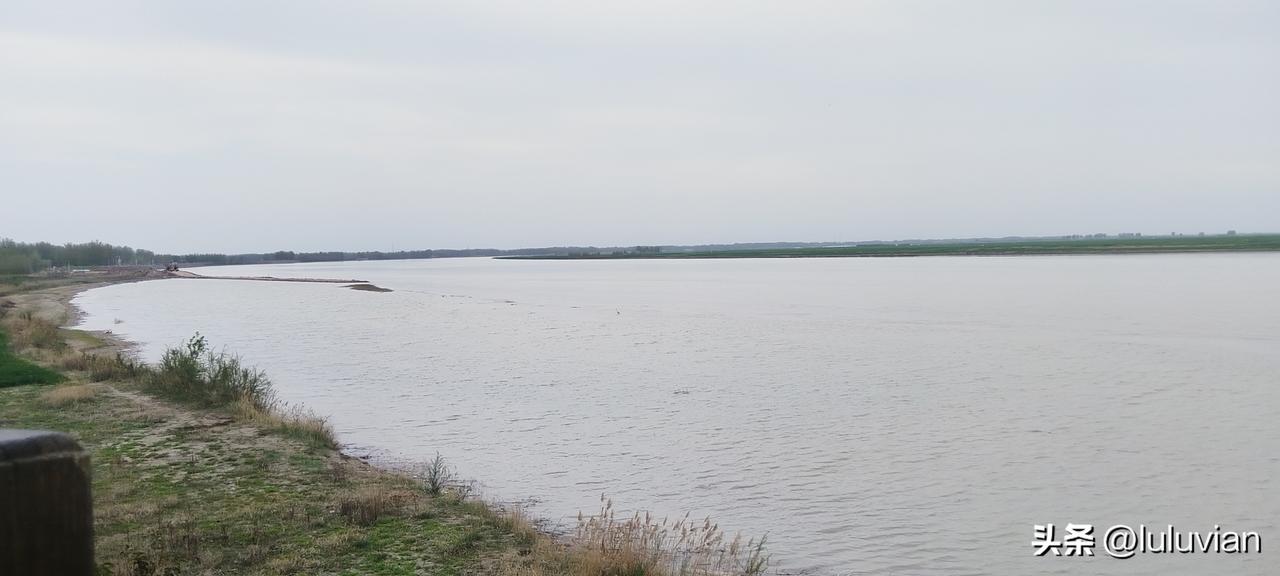 假期第一天，从济南到兰考县。
行程是昨晚我睡着后，娃爸网上查了很久才定的，今天早