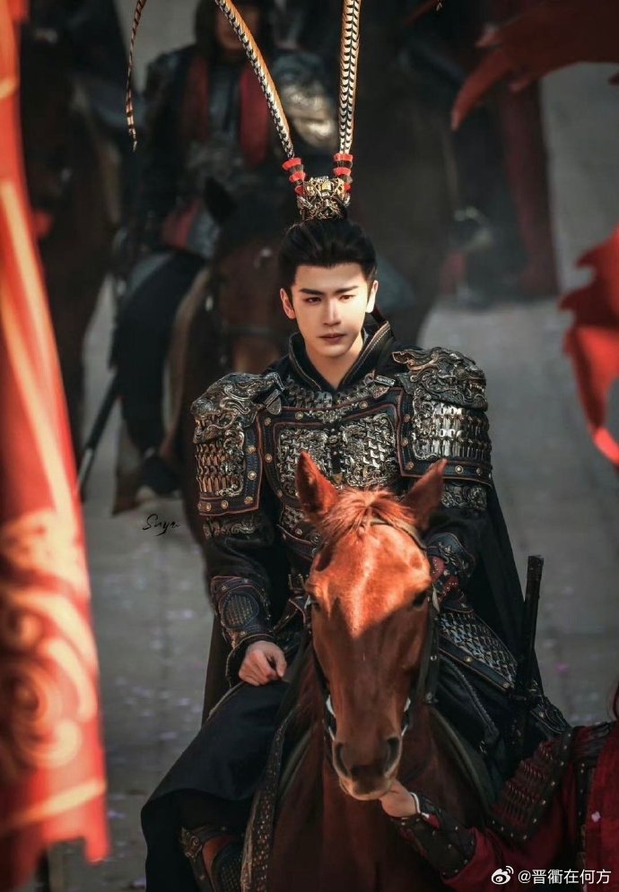 张凌赫海外人气暴涨近日，海外人气直接杀疯了！ins单日涨粉14万，这涨幅真的太能