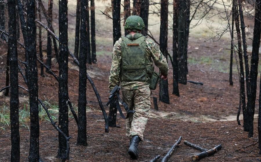 俄乌这场仗打到第4个年头，俄罗斯那边嘴上喊着“兵源不愁”，可实际上，招兵的压力早