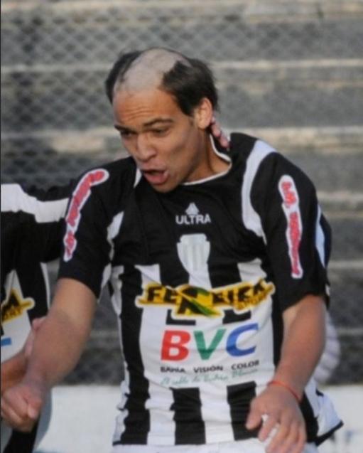 十五岁的劳塔罗真是让人崩溃！[捂脸][笑哭]他怎么搞个这样的发型？关键是他要大家