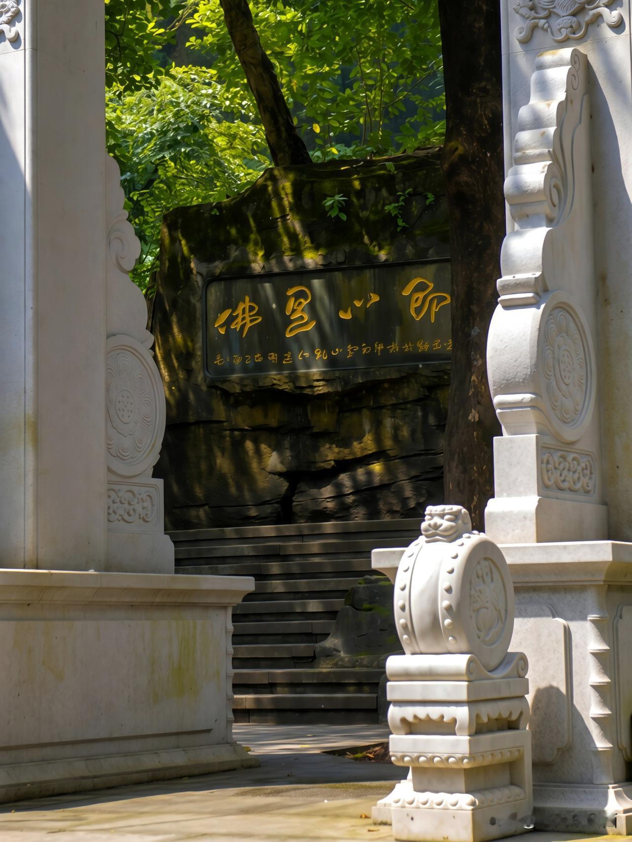 藏在白云山深处的千年古寺，祈福太治愈了（一）
   登临白云山，探访清幽的能仁古