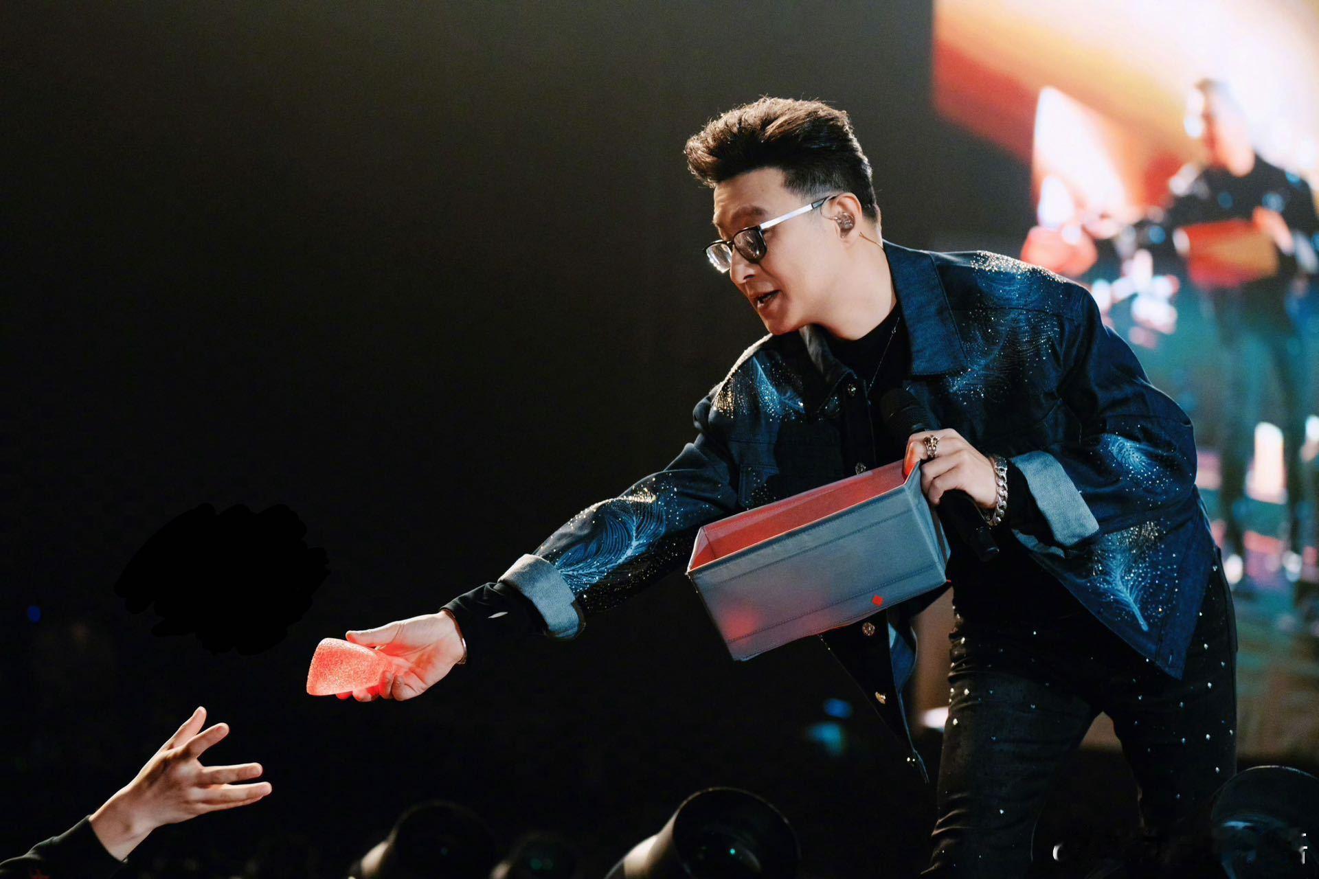 汪峰相信未来巡演 汾水悠悠，承载千年晋阳风骨；歌声嘹亮，诉说无尽赤诚热爱。汪峰「