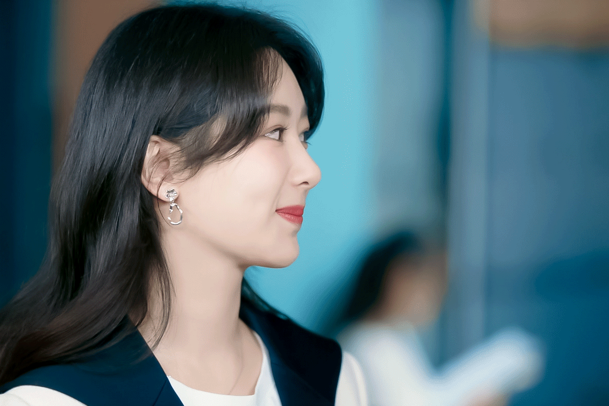 #杨紫[超话]##杨紫黄瀛子##杨紫要久久爱#用一句话总结黄瀛子今天日常，应该是