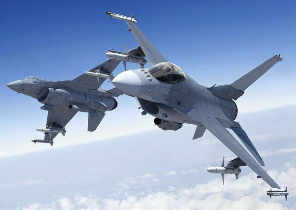 24小时连摔2架！美军F-16战机为何变“飞行棺材”？飞行员弹射逃生背后藏隐忧