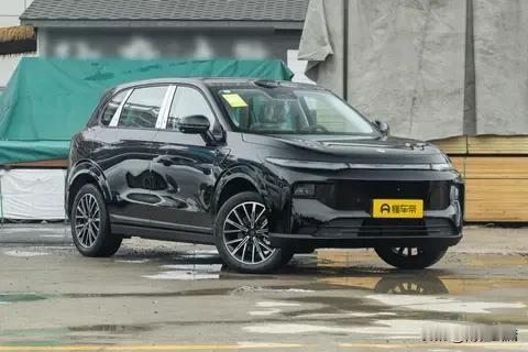 零跑B10车主自述：10万级宝藏SUV，里外都藏着惊喜
 
作为零跑B10的车主