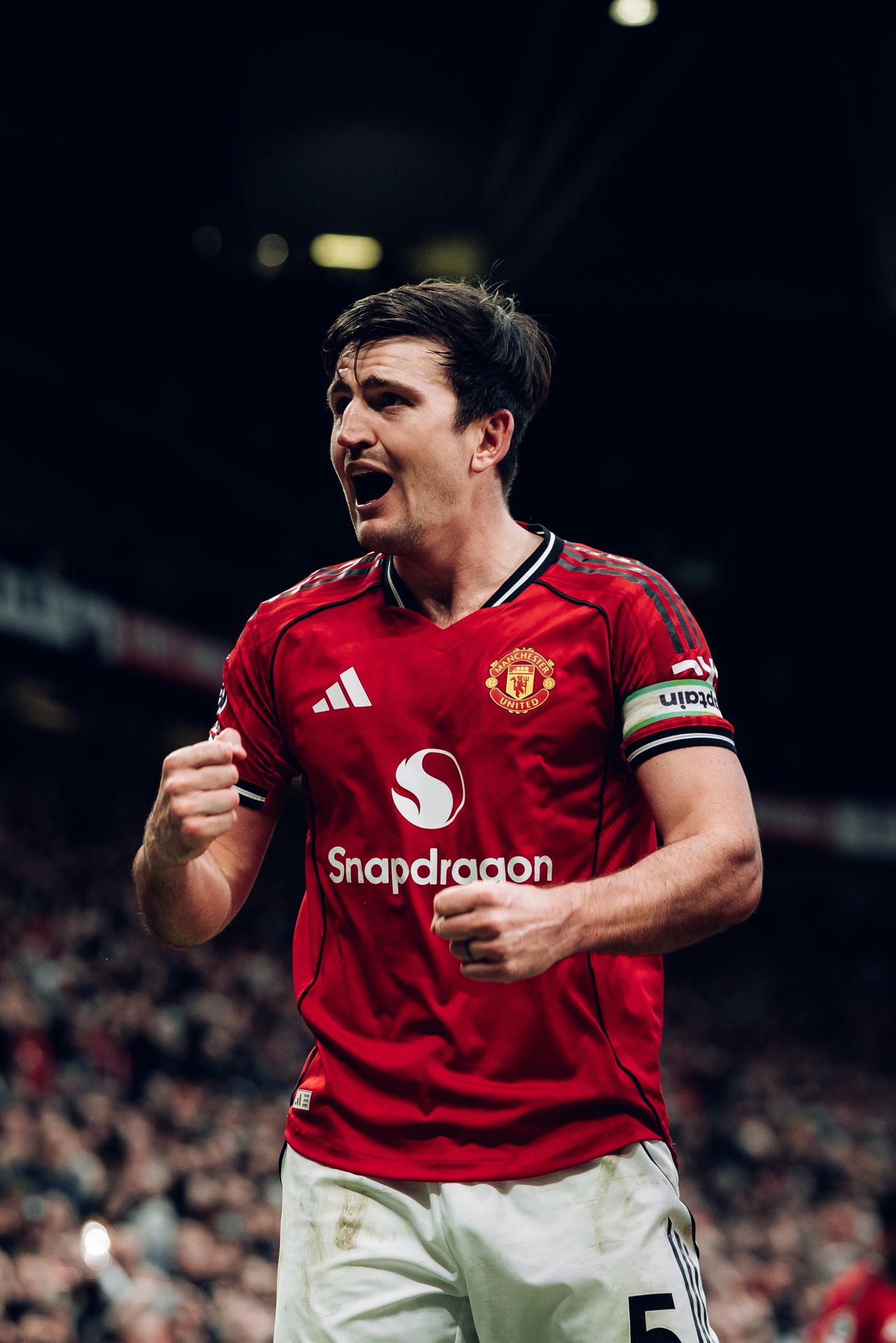 官方：曼联与马奎尔完成续约

曼联官方宣布，33岁的后卫马奎尔与球队续约至202