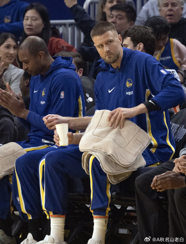 NBA常规赛，勇士97-104不敌雷霆，科尔赛后接受媒体采访。谈到波尔津吉斯，科