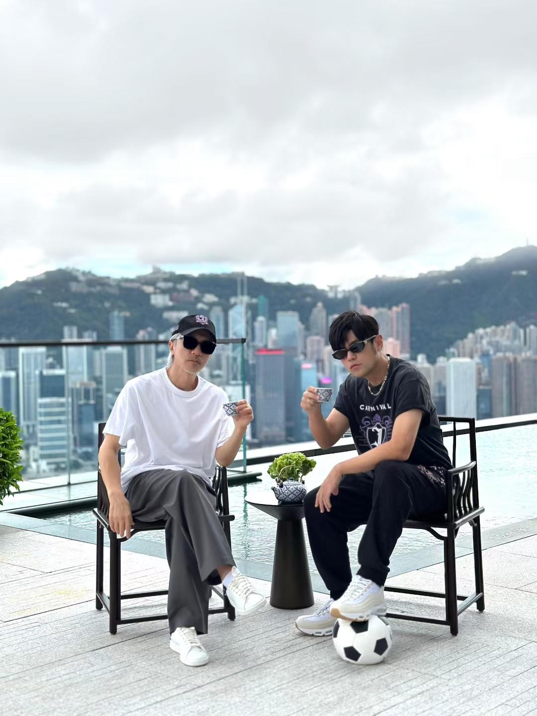 双周合体，这是合作的节奏吗？周星驰周杰伦再同框周星驰