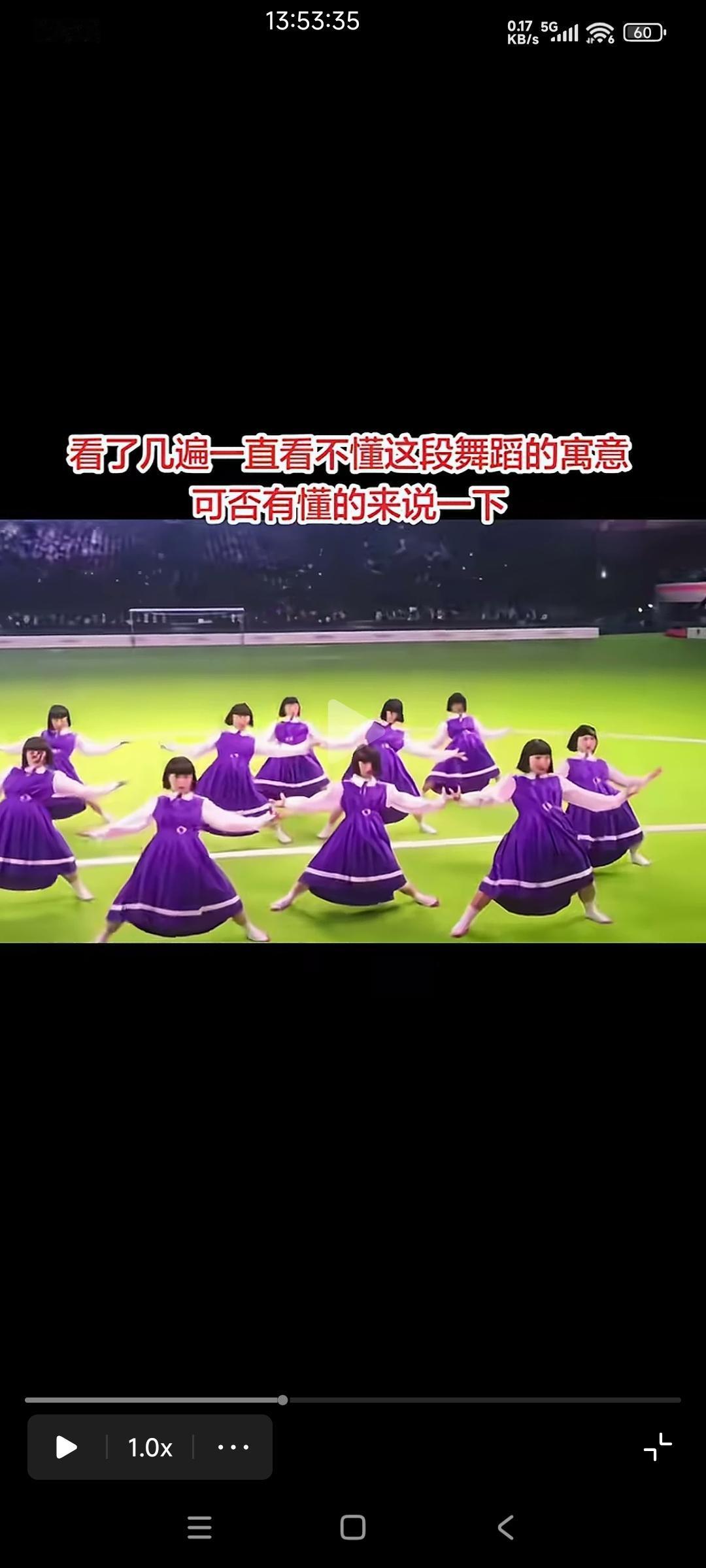 对于周星驰凭日本女团来电影中跳舞我是这么理解的。

这支日本女团在日本特别火，代