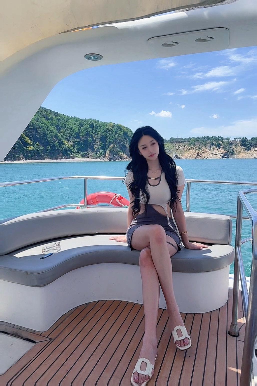 蠢货  再看见我这张脸 依然会爱我千千万万遍