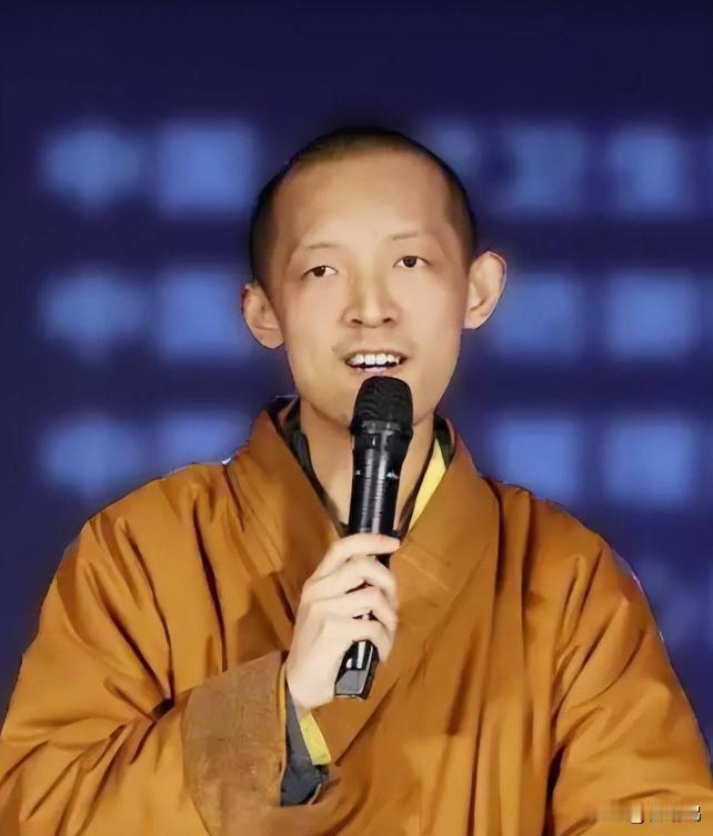 2010年，他毅然放弃了50万元的奖学金，决心出家成为一名和尚。父母恳求和劝阻都