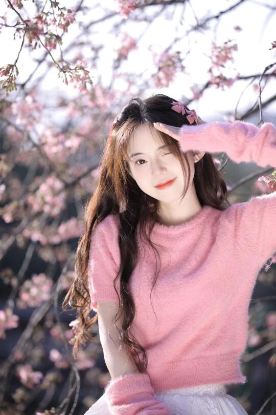 樱花树下站谁都美🌸