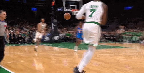 万军之中取敌上将首级如入无人之境！
WOOWOO，杰伦布朗这个球太硬了
这是真正