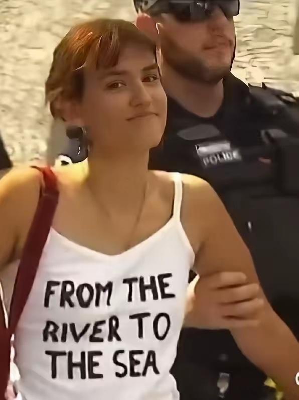 澳大利亚现在也是犹太奴仆了！18岁学生邦妮·卡特在澳大利亚昆士兰州布里斯班参加支