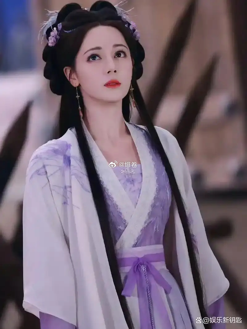 迪丽热巴《云阙辞》素雅古装出圈，观众审美终于回归了 