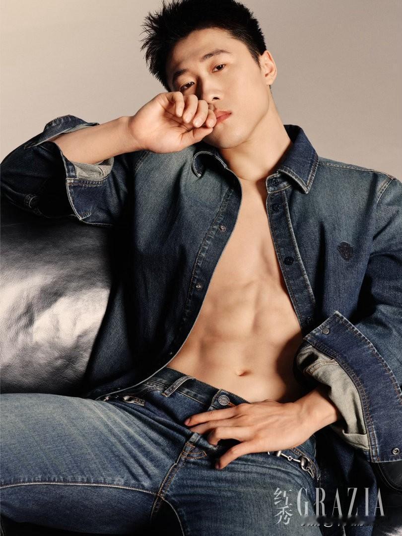 3月16日，徐梦桃王心迪夫妻俩登上时尚杂志红秀三月刊封面，他俩在米兰冬奥会一共夺