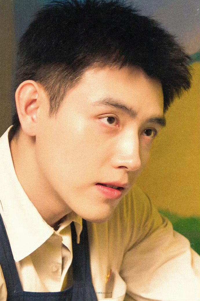 陈飞宇有一双会爱人的眼睛 被方穆扬眼神圈粉！陈飞宇藏不住的温柔深情，难得夫妻是少