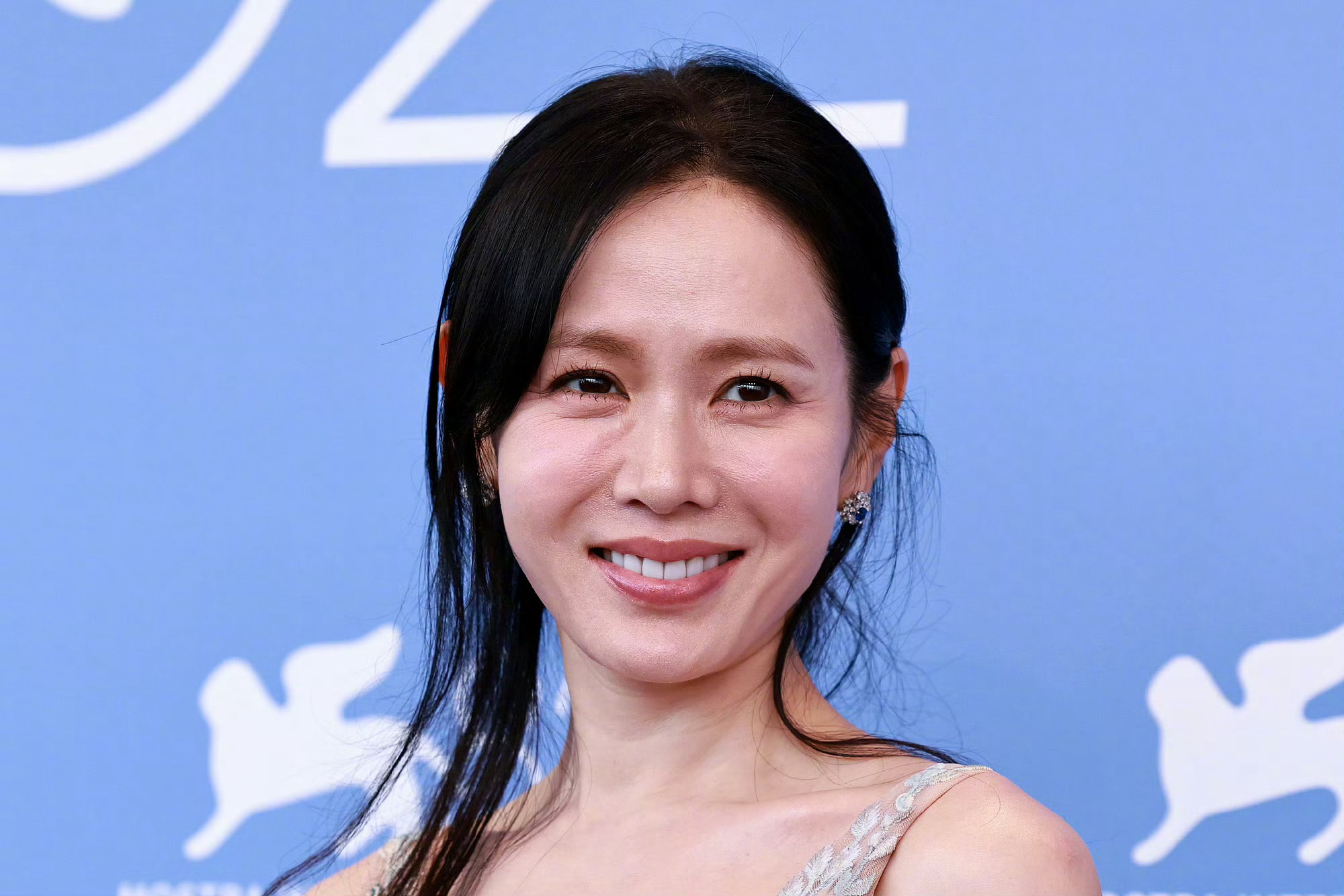 孙艺珍出席威尼斯电影节，携朴赞郁指导作品《无可奈何》亮相，孙仙状态好棒！ ​​​