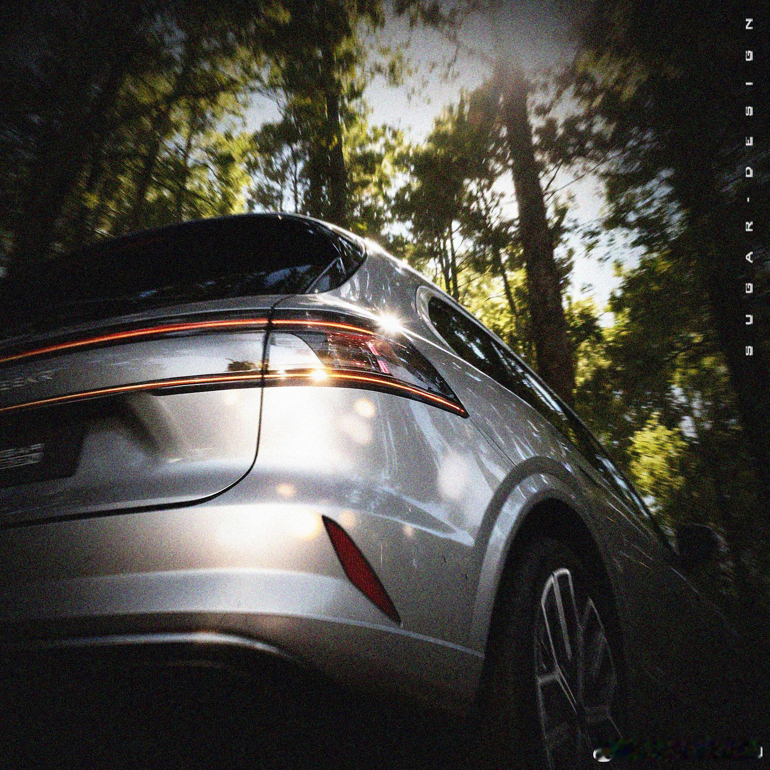 新车前沿预览我与汽车的日常 极氪8X预告，那我先发一张？见过实车的别说不像哈，不