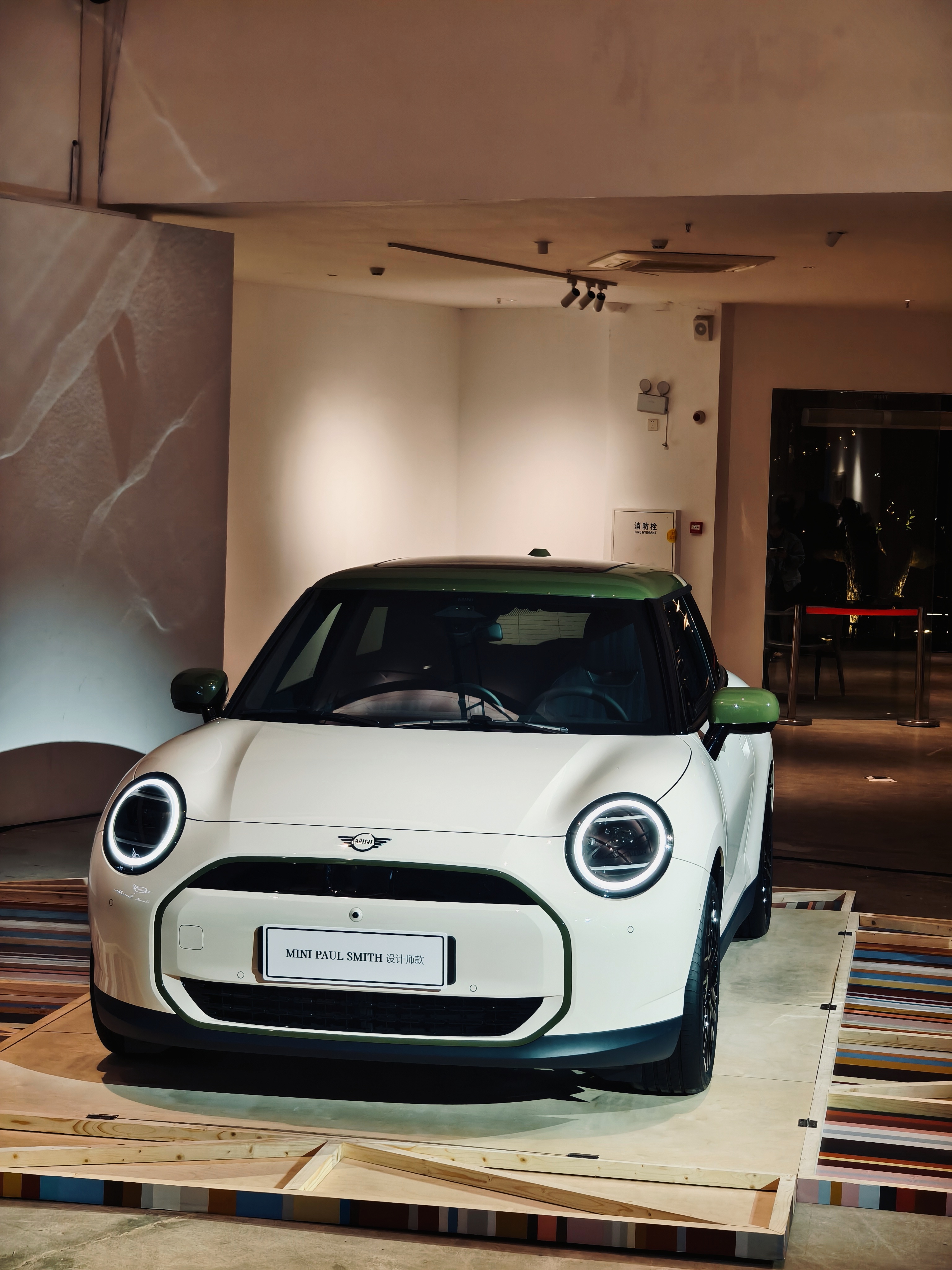 MINI PAUL SMITH 设计师款中国首秀来了！“羊皮纸白”的配色真的很清