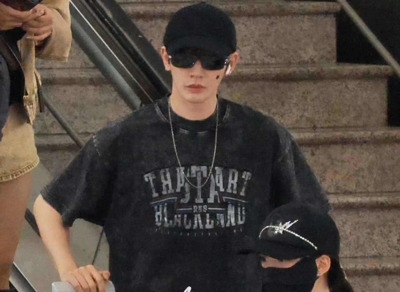 潮男果然与众不同 痘贴都那么cool