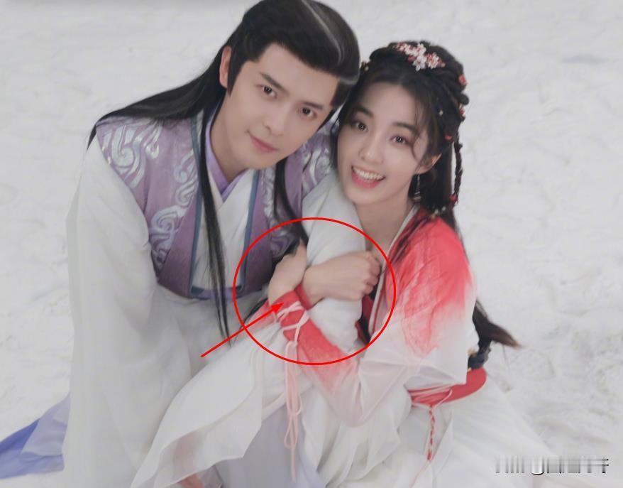 为人夫还是要有点分寸感比较好！付辛博和女演员拍照这么亲昵，两人还在评论区你来我往