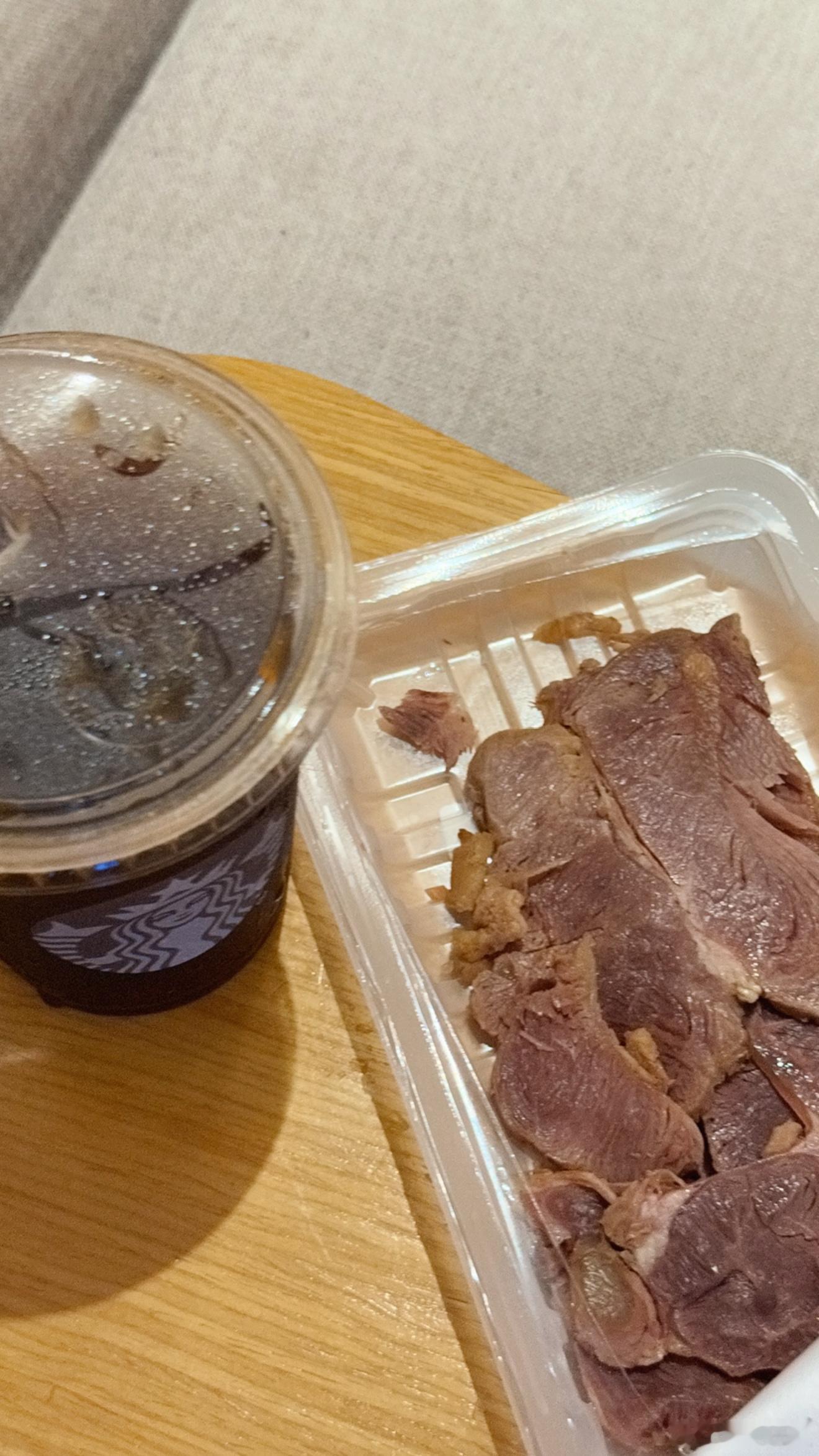 出来旅游的时候早餐吃什么： 