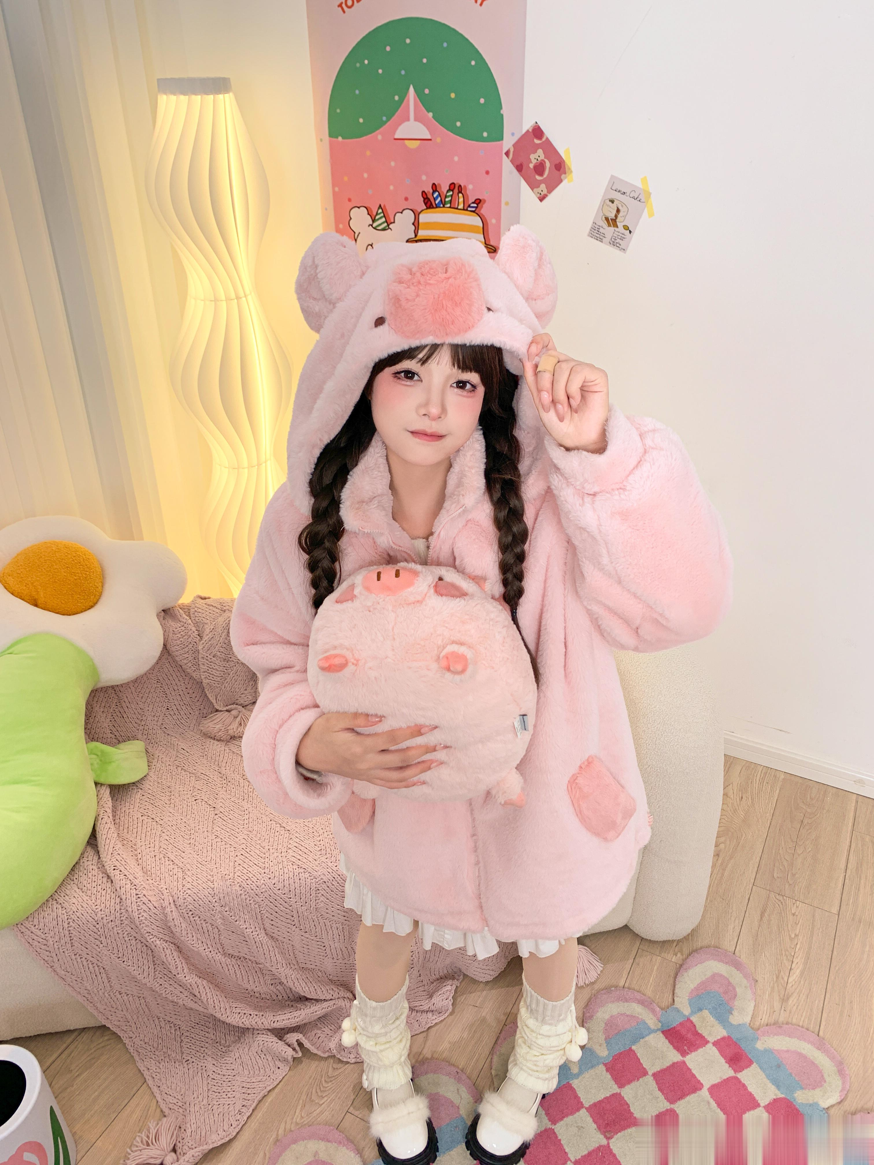 是可可爱爱的小猪包少女噜🐷真的敲可爱哇~~在线蹲返图（仓库冒烟打包ing~~）