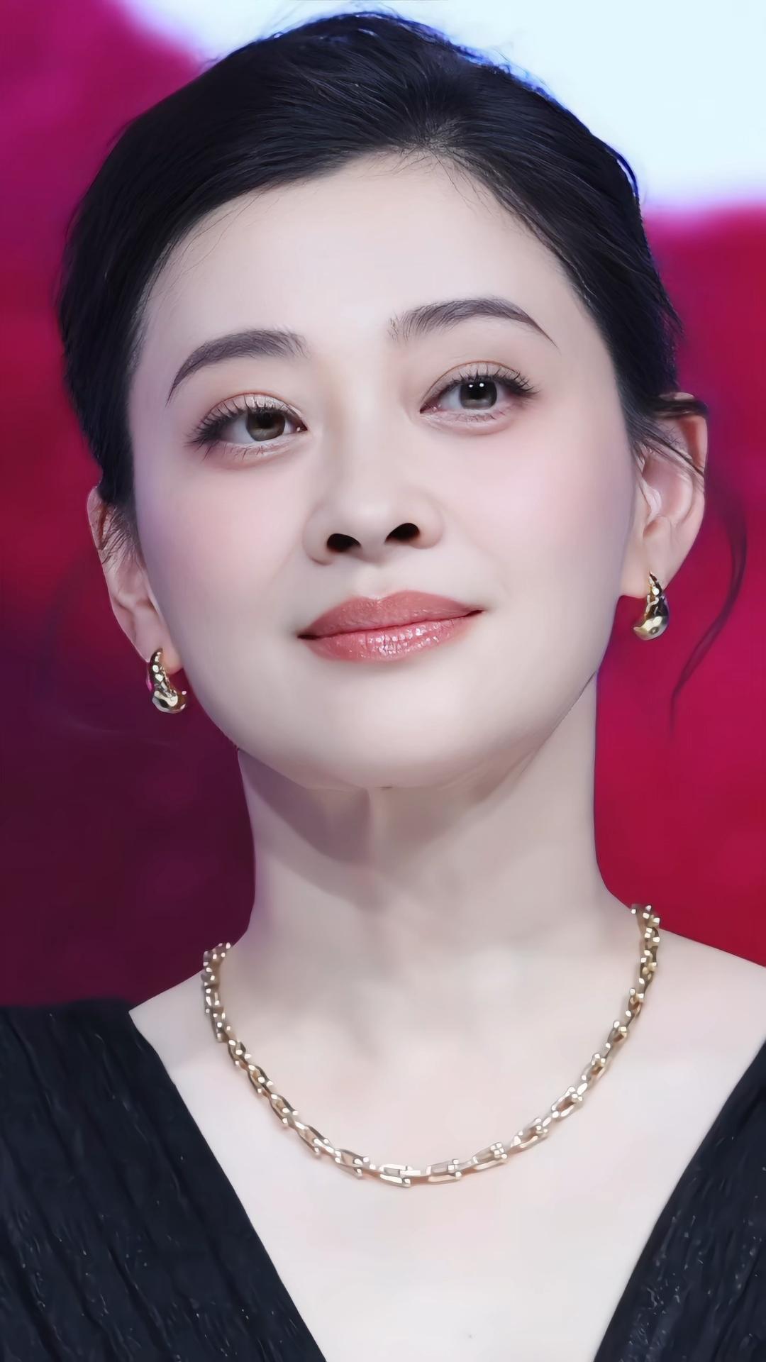 演员梅婷说：“在拍《父母爱情》时，有一场戏挺有意思的，就是刘琳饰演的德华刚去我们