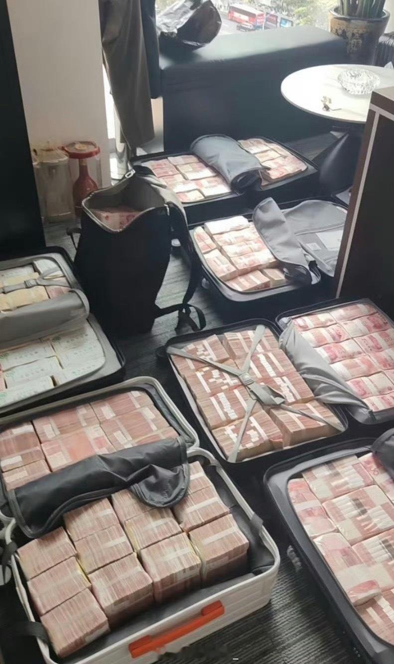 玄学，刷到不要无视，八月会有意外之财 