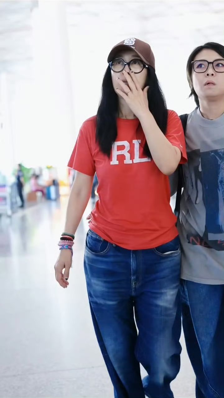 那姐也好潮啊！戴这么多手链有什么说法吗[期待]那英手链 ​​​