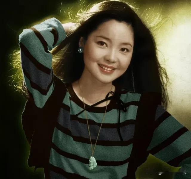年纪轻轻就去世的5位女明星[流泪]

第1，李玟（终年48岁）抑郁症自杀

第2