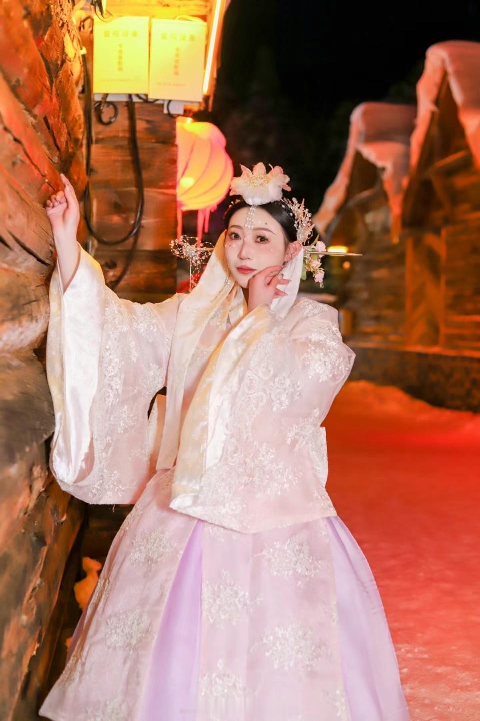 今年，雪乡的韩服旅拍很火🔥，去东北旅行的南方小土豆/马铃薯小公主可以安排一下！